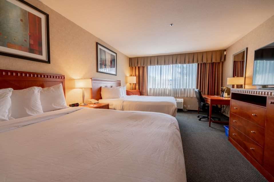 Hotel Kelowna & Conference Centre Phòng bức ảnh