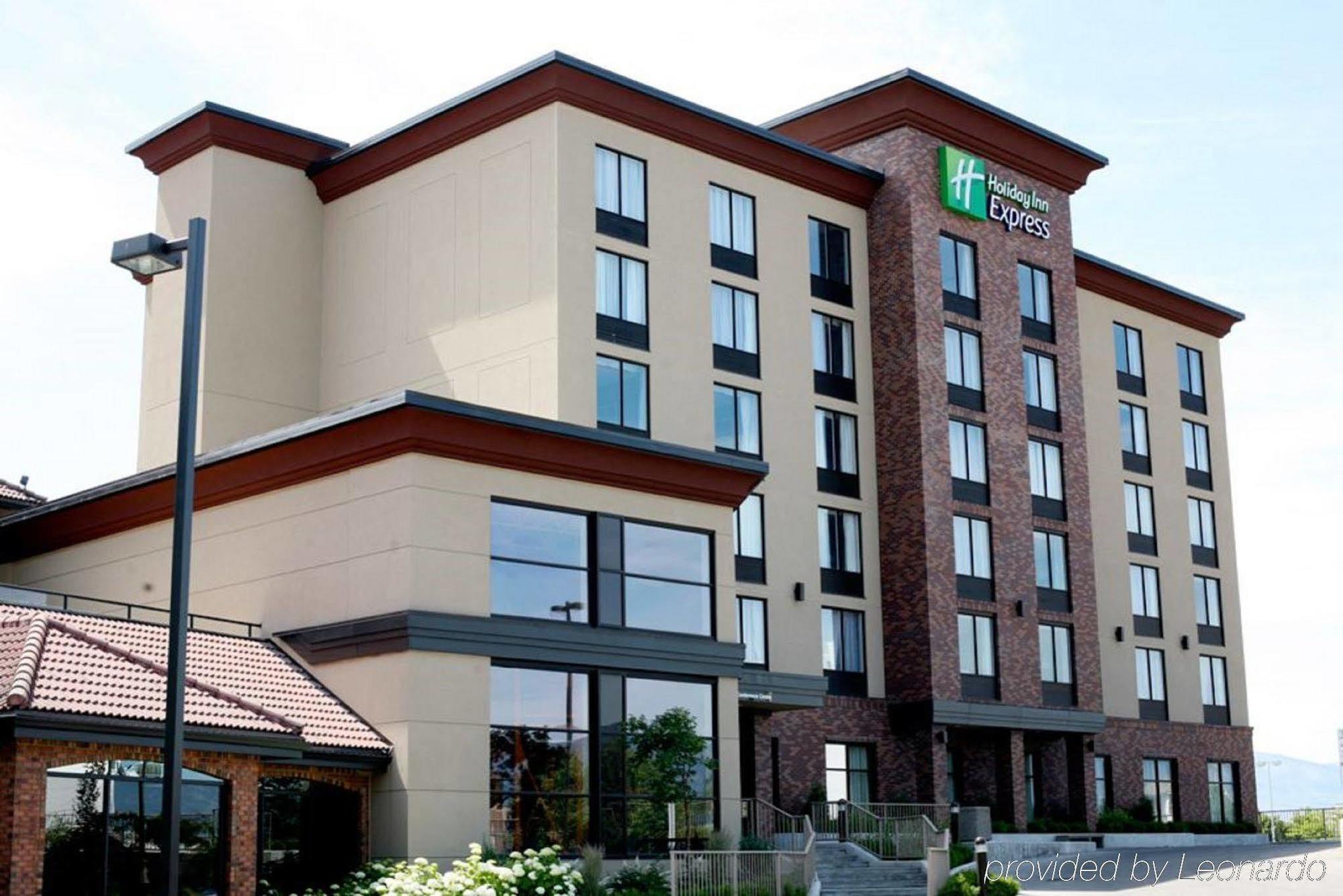 Hotel Kelowna & Conference Centre Ngoại thất bức ảnh