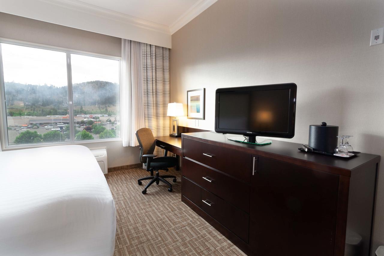 Hotel Kelowna & Conference Centre Ngoại thất bức ảnh